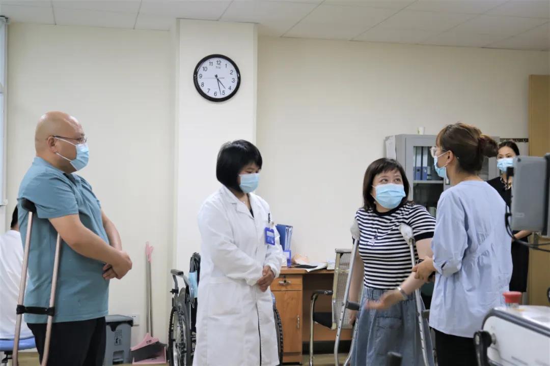 簡(jiǎn)訊|遵義市殘聯(lián)副理事長(zhǎng)吳青箐、遵義市肢殘人協(xié)會(huì)主席劉寧一行蒞臨我院參觀考察